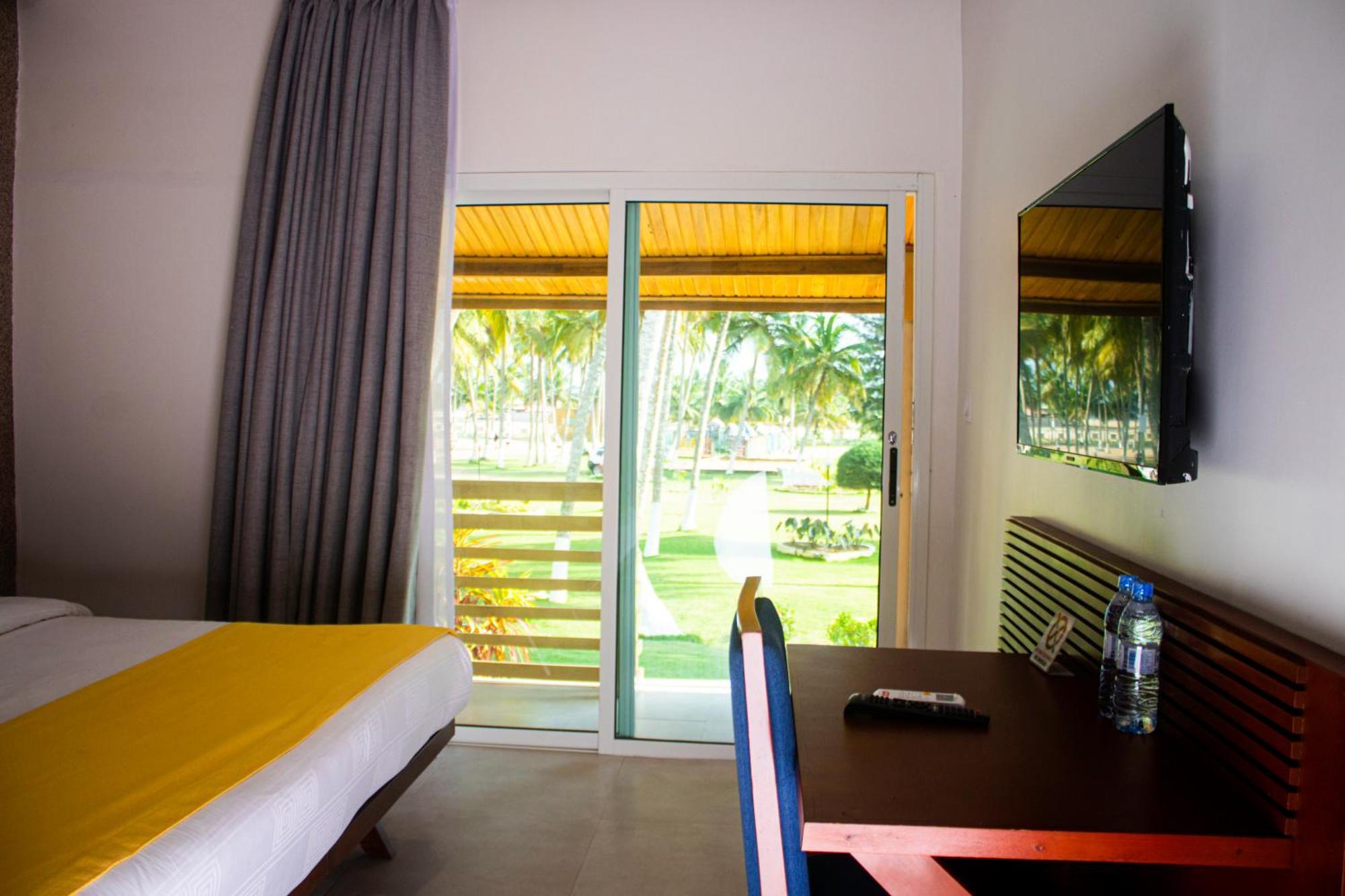 Enotel Beach Hotel San-Pedro Exterior photo